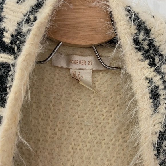 FOREVER 21 Long Cream & Black Cozy Cardigan Size Small - Picture 3 of 4